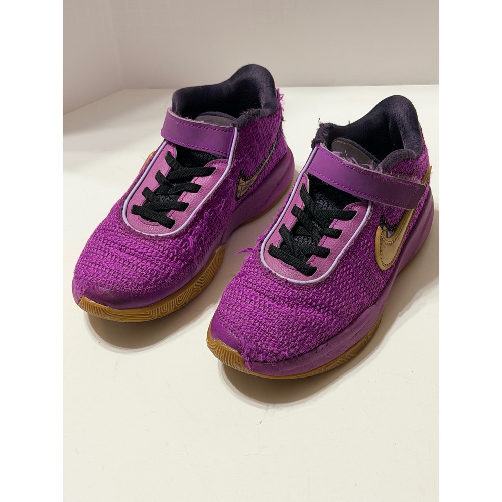 Nike LeBron 20 PS Vivid Purple Gold Basketball Shoes FD0208-500 Kids Size 3Y